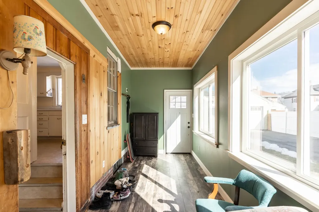 61 Gleckler Road Portland ME 04103