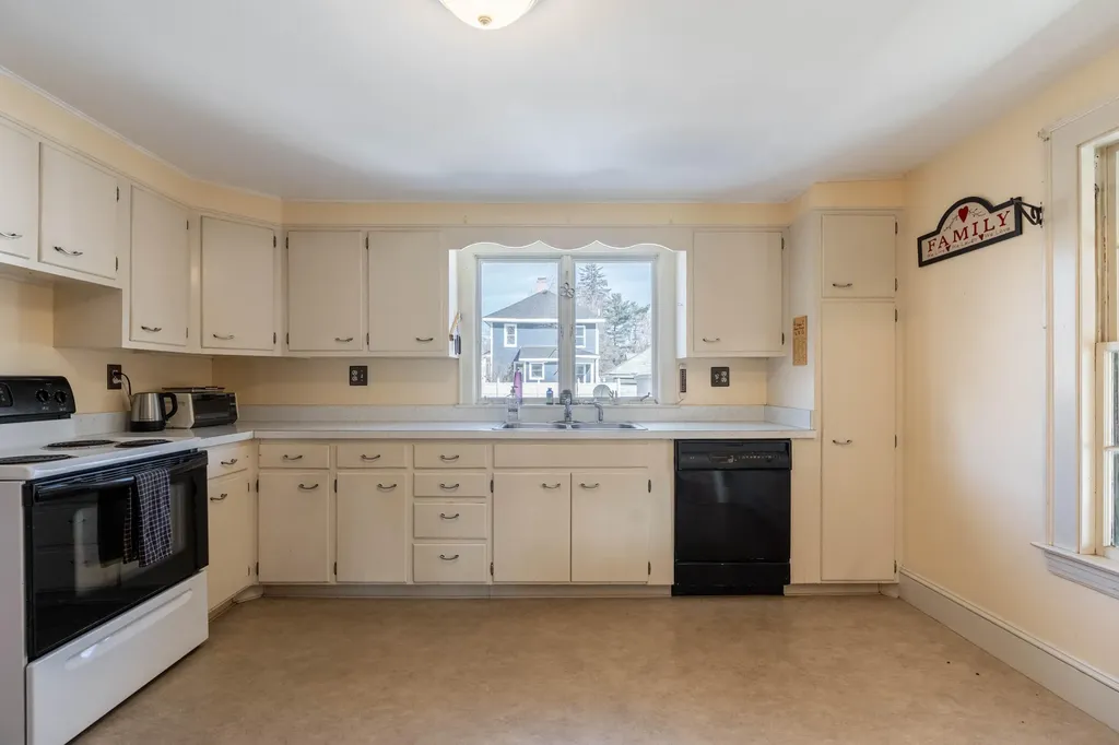 61 Gleckler Road Portland ME 04103