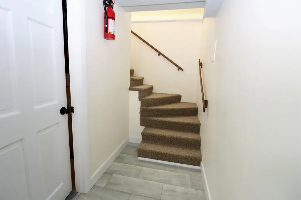 13 Chelsea Lane Belfast ME 04915