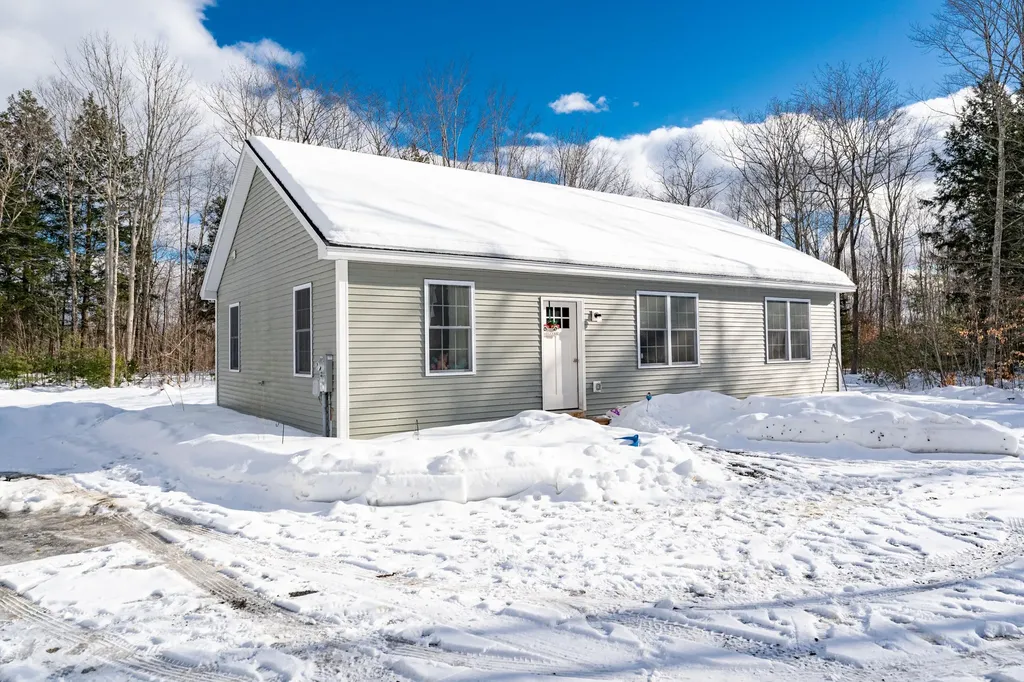 100 Matthew Lane West Gardiner ME 04345