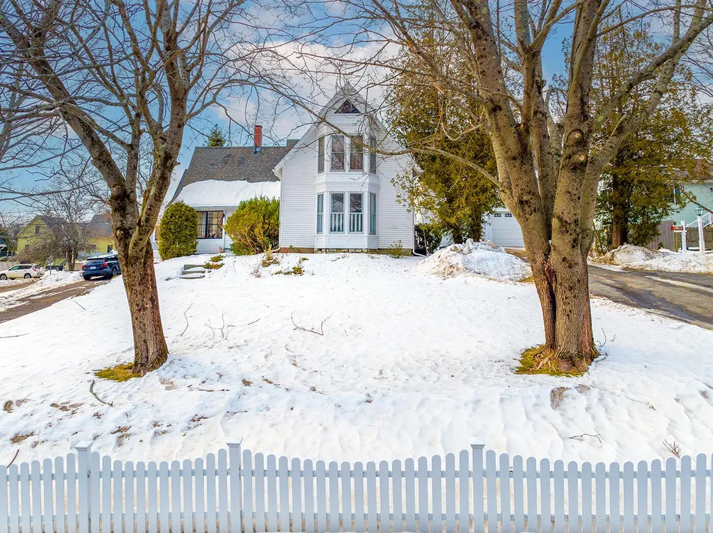 52 Washington Street Camden ME 04843