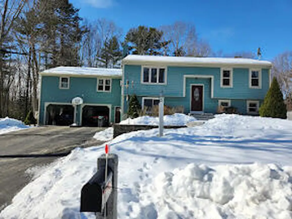 29 Down E Lane Scarborough ME 04074