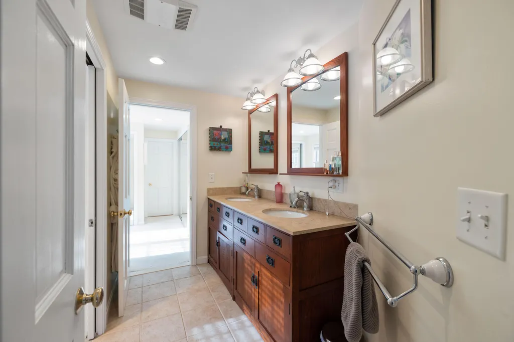 18 Lands End Road Kennebunkport ME 04046