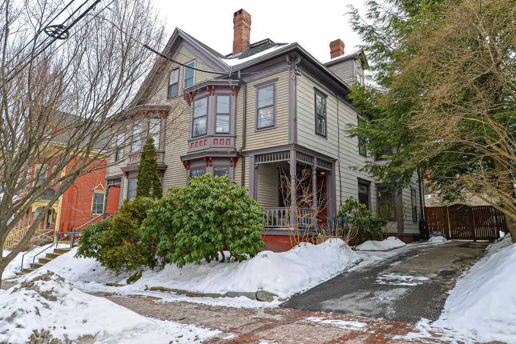 552 Cumberland Avenue Portland ME 04101