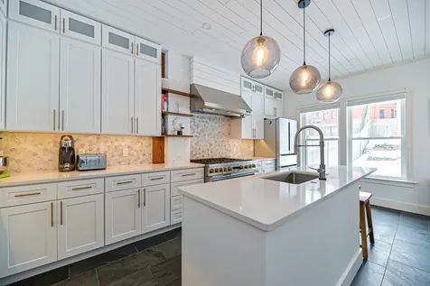 552 Cumberland Avenue Portland ME 04101