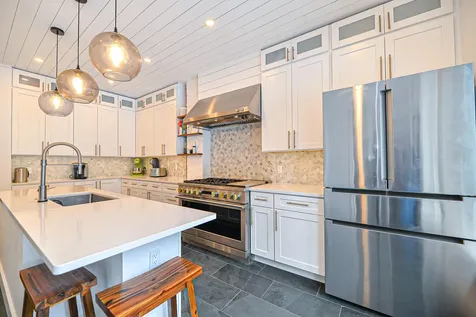 552 Cumberland Avenue Portland ME 04101