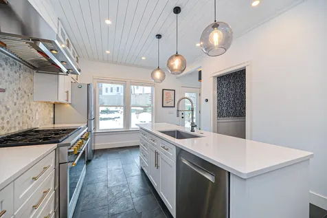 552 Cumberland Avenue Portland ME 04101