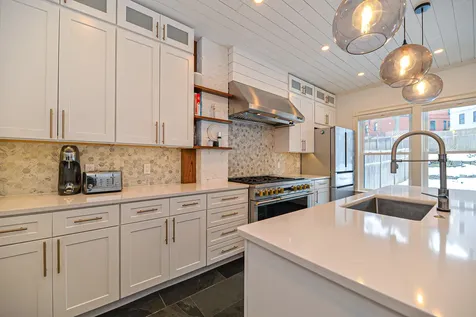552 Cumberland Avenue Portland ME 04101