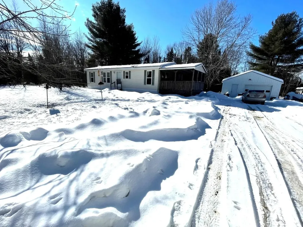 95 Troy Road Detroit ME 04929