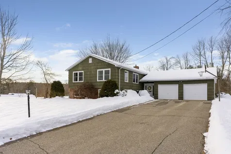 6 Apple Lane Standish ME 04084