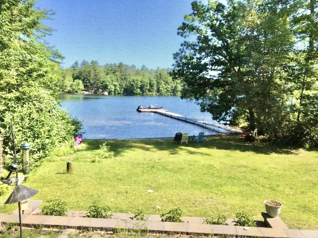 10 Randall Drive Raymond ME 04071