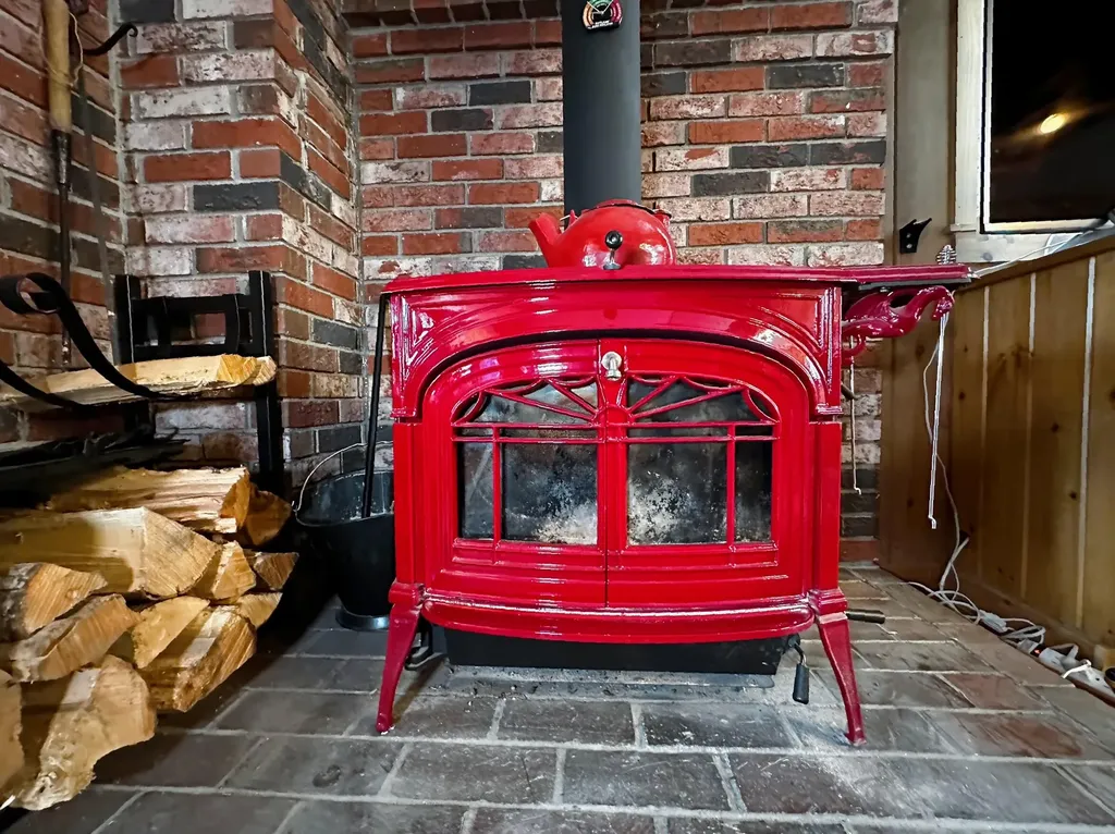 10 Randall Drive Raymond ME 04071