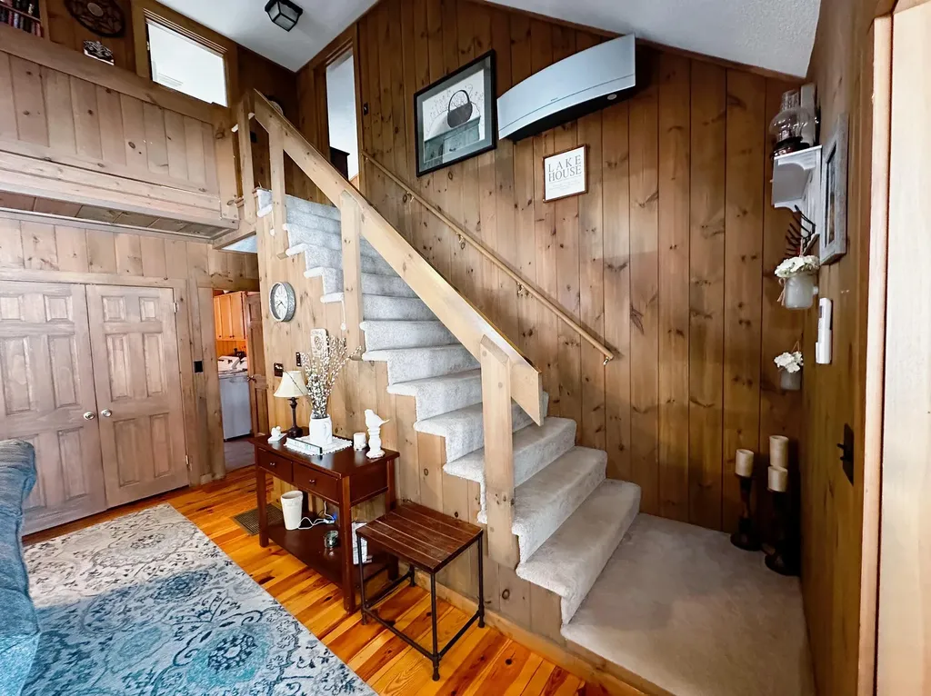 10 Randall Drive Raymond ME 04071