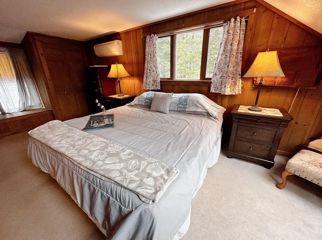 10 Randall Drive Raymond ME 04071