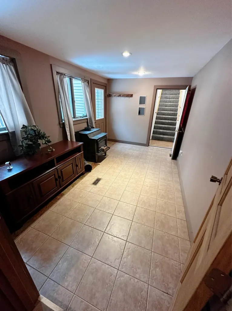 10 Randall Drive Raymond ME 04071