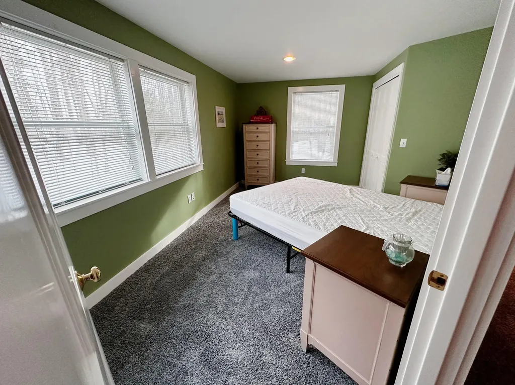 10 Randall Drive Raymond ME 04071