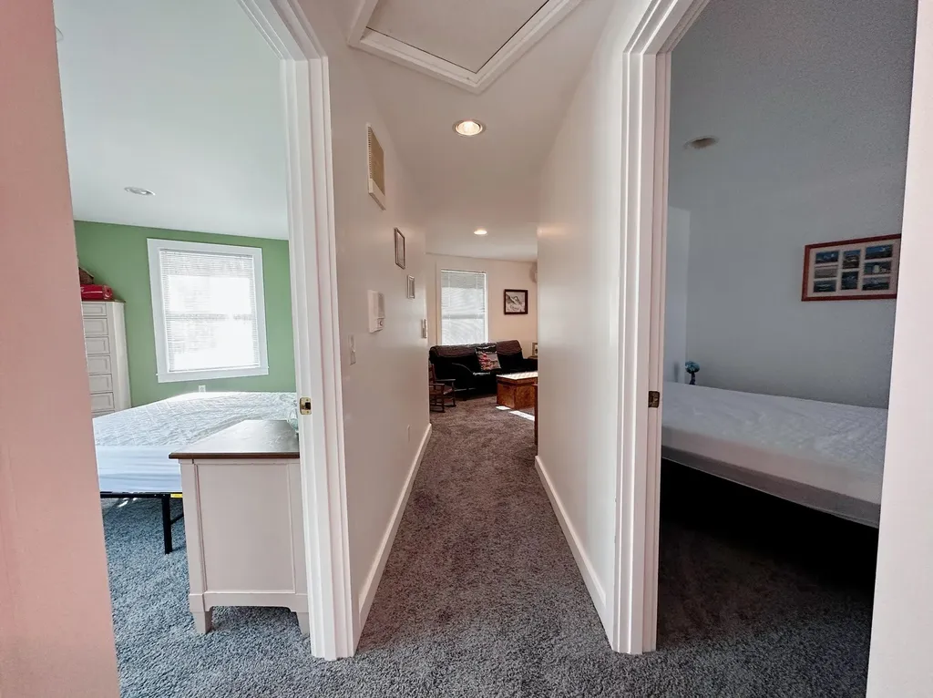 10 Randall Drive Raymond ME 04071