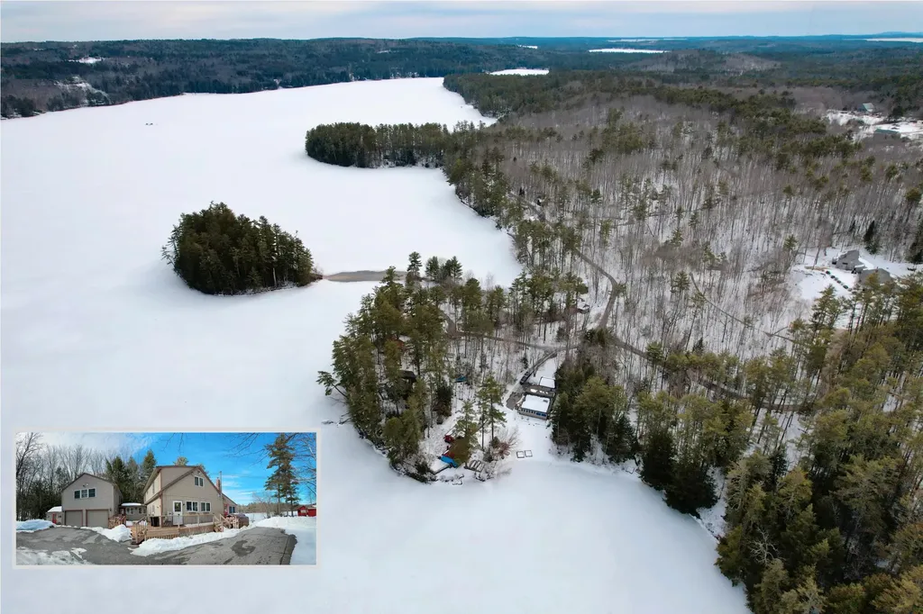 10 Randall Drive Raymond ME 04071