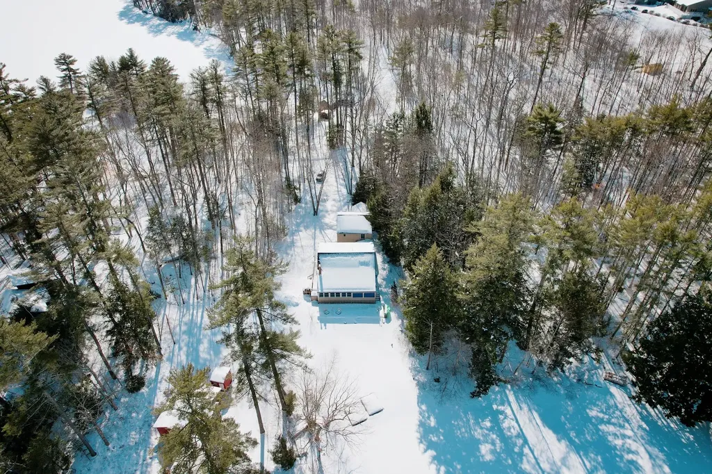 10 Randall Drive Raymond ME 04071