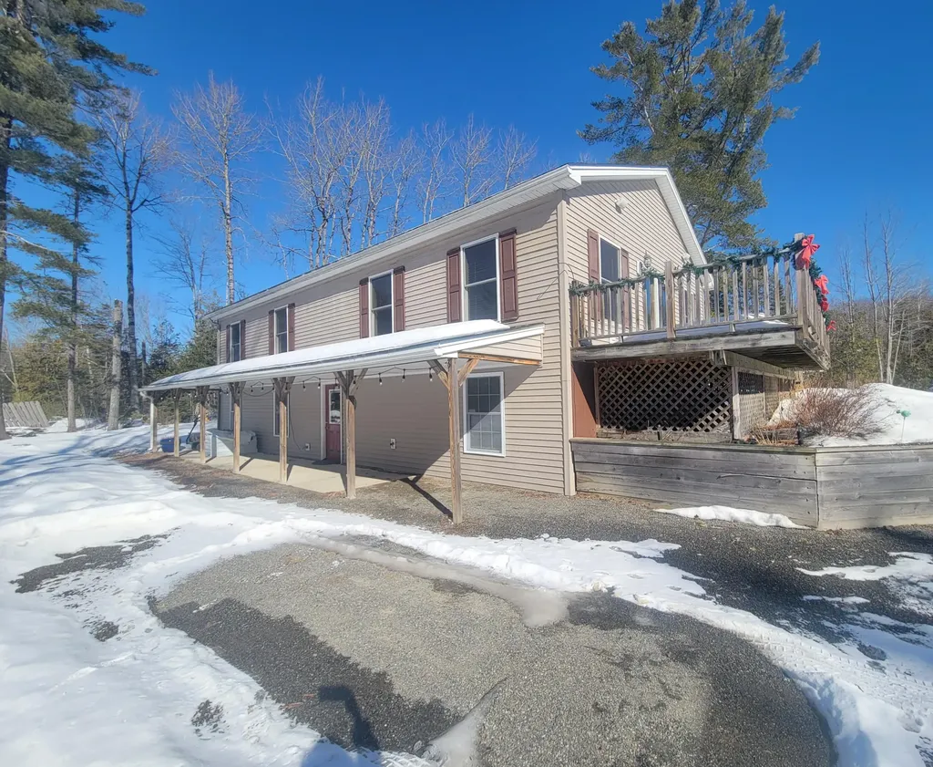 485 Levenseller Road Holden ME 04429