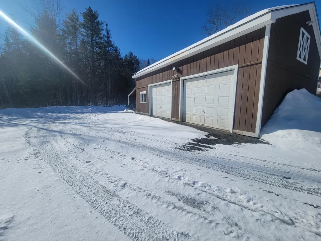 485 Levenseller Road Holden ME 04429