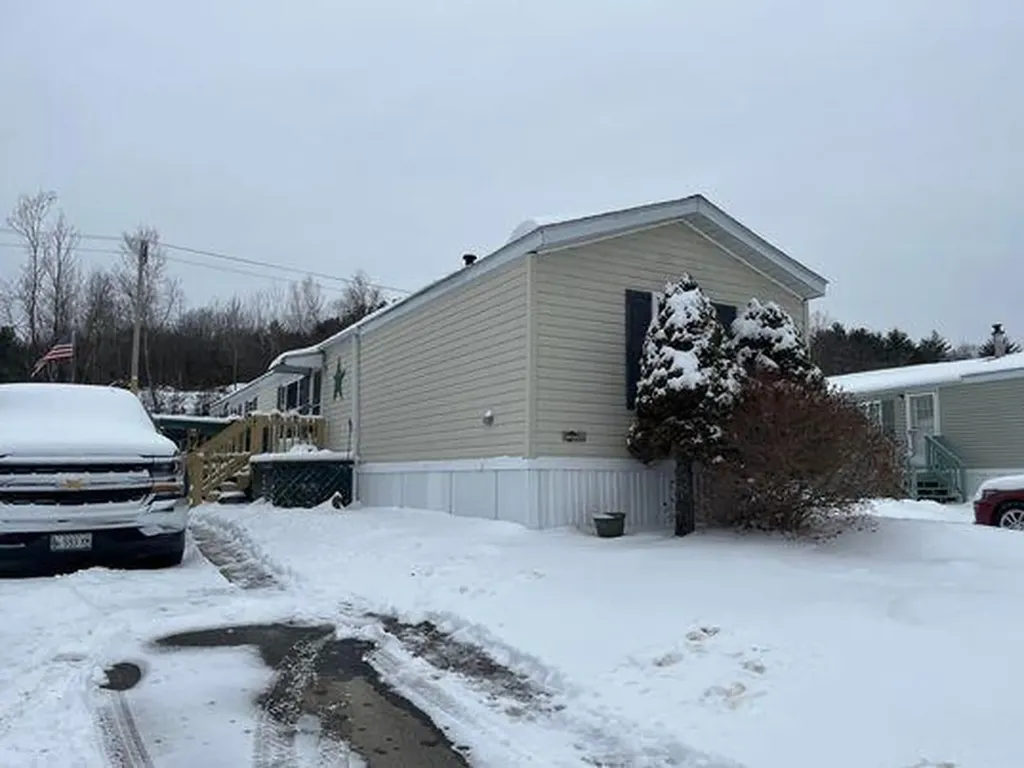 57 Oxbow Drive Lewiston ME 04240