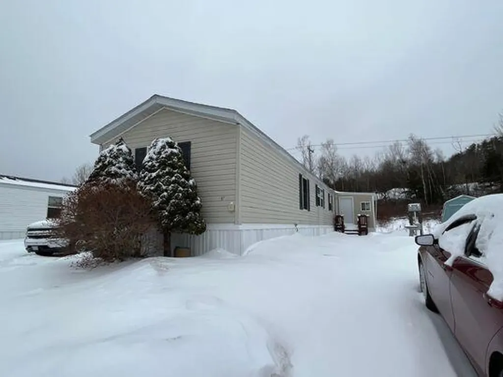 57 Oxbow Drive Lewiston ME 04240