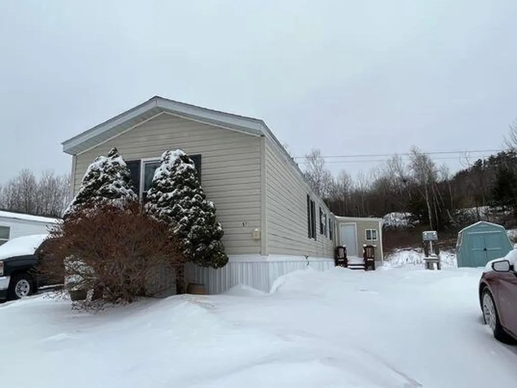 57 Oxbow Drive Lewiston ME 04240