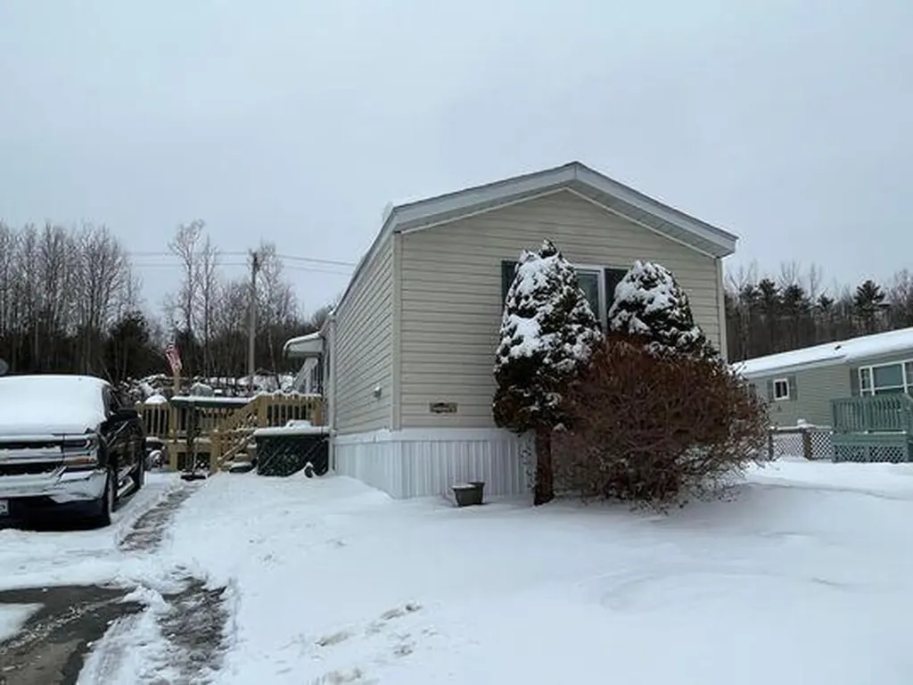 57 Oxbow Drive Lewiston ME 04240