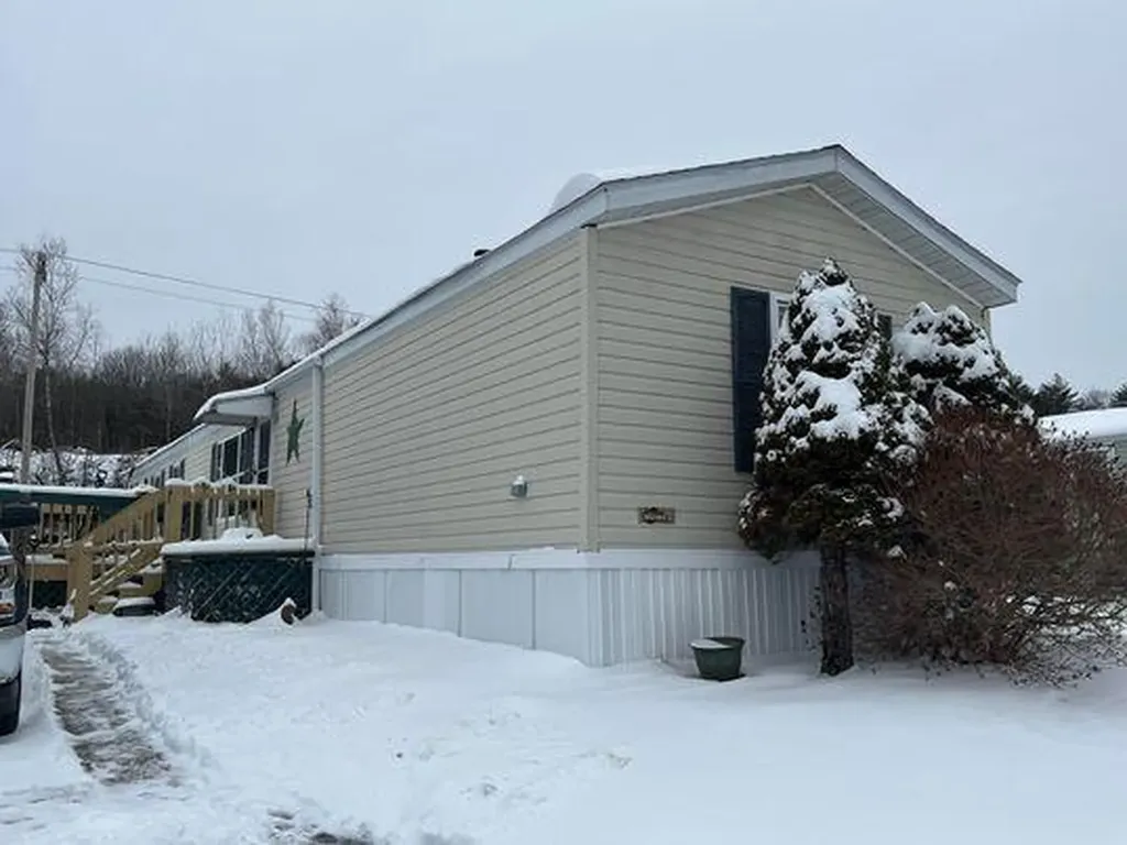 57 Oxbow Drive Lewiston ME 04240
