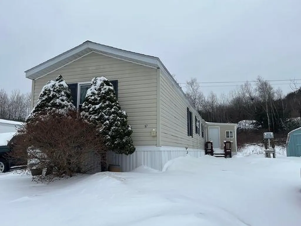 57 Oxbow Drive Lewiston ME 04240