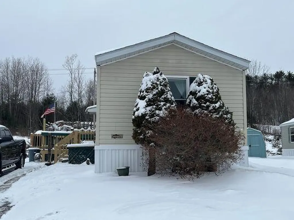 57 Oxbow Drive Lewiston ME 04240