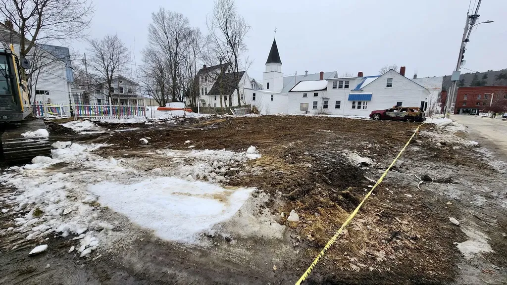 17 Deering Street Norway ME 04268