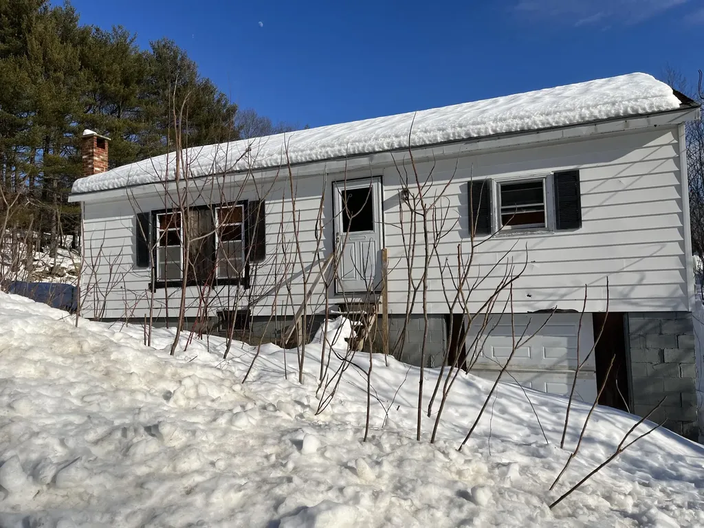 528 Trapp Road Auburn ME 04210