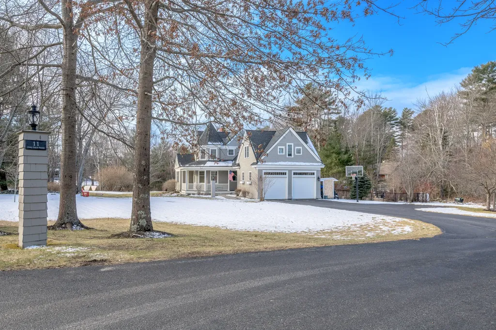 11 Cole Field Road Cape Elizabeth ME 04107