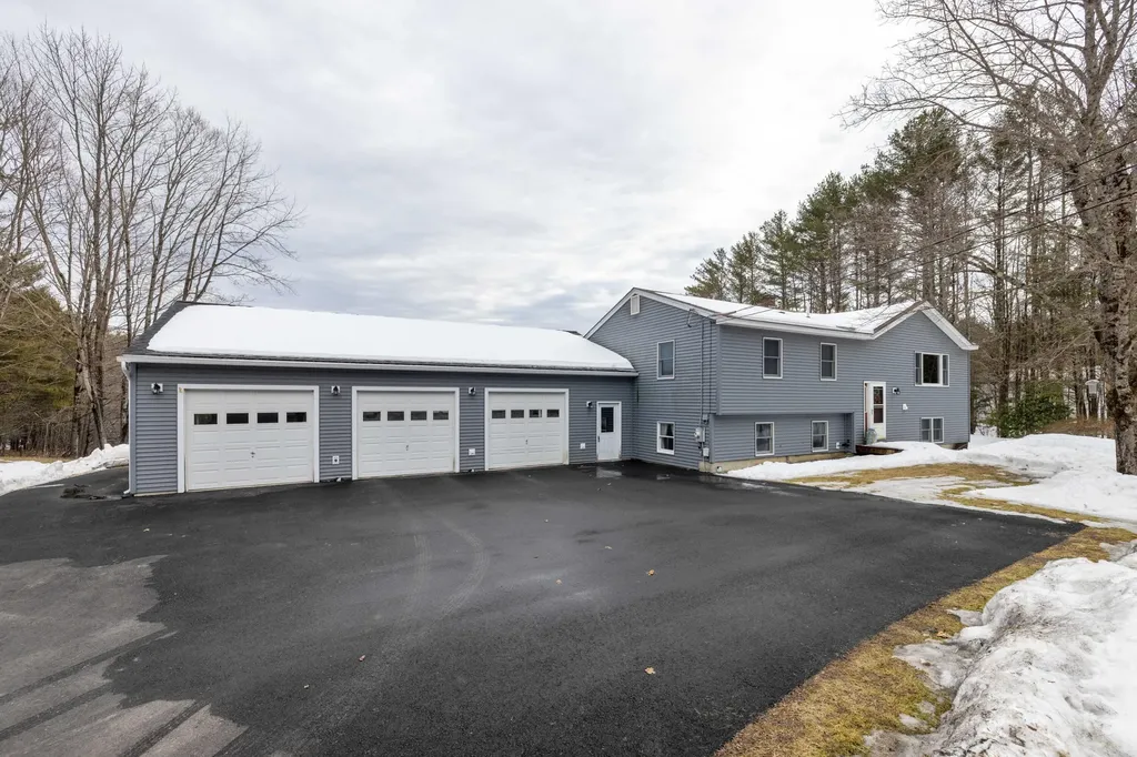 98 Fisher Road Bowdoinham ME 04008