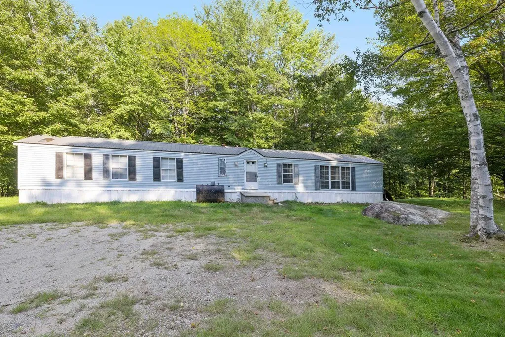 6 Chamberlain Road West Paris ME 04289