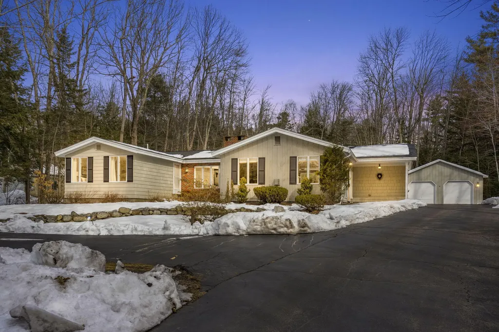 15 Brookside Drive Falmouth ME 04105