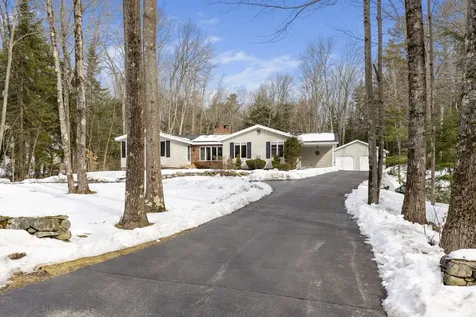 15 Brookside Drive Falmouth ME 04105