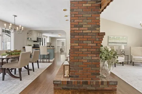 15 Brookside Drive Falmouth ME 04105