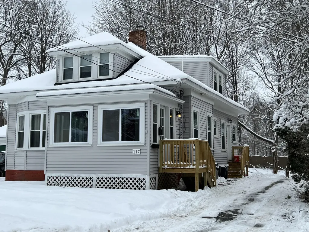117 Lake Street Auburn ME 04210