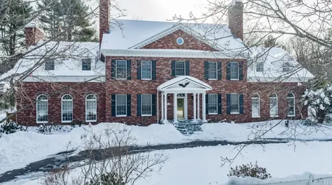11 Heritage Lane Bangor ME 04401