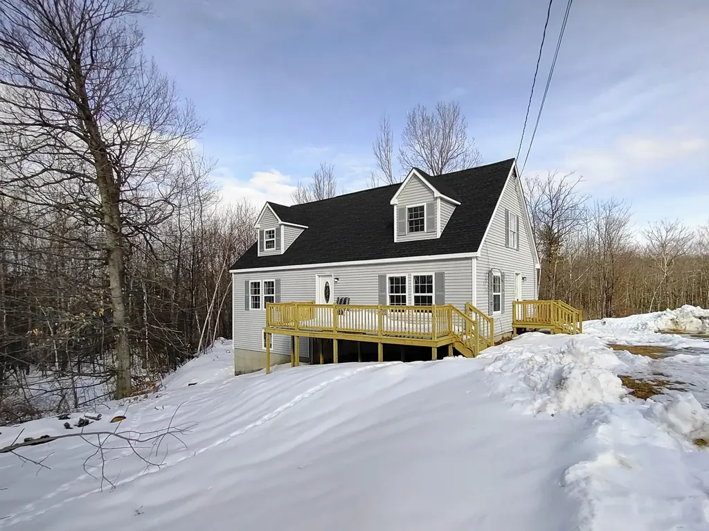 104 North Wayne Road Wayne ME 04284