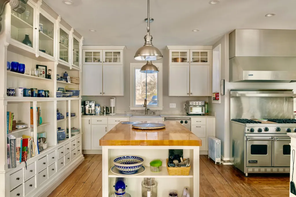13 Dublin Road South Thomaston ME 04858