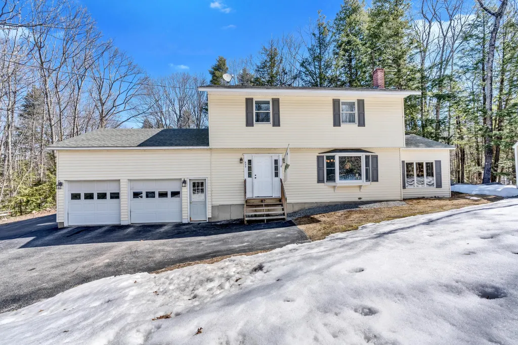 452 N Raymond Road Poland ME 04274