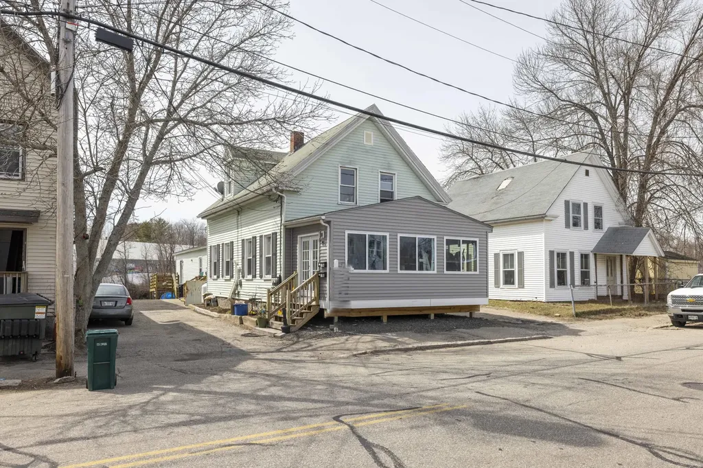 15 Pine Street Biddeford ME 04005