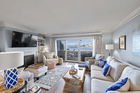 135 Ocean Avenue Kennebunkport ME 04046