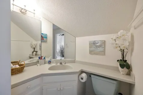 135 Ocean Avenue Kennebunkport ME 04046