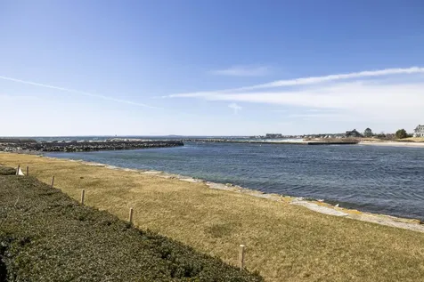 135 Ocean Avenue Kennebunkport ME 04046