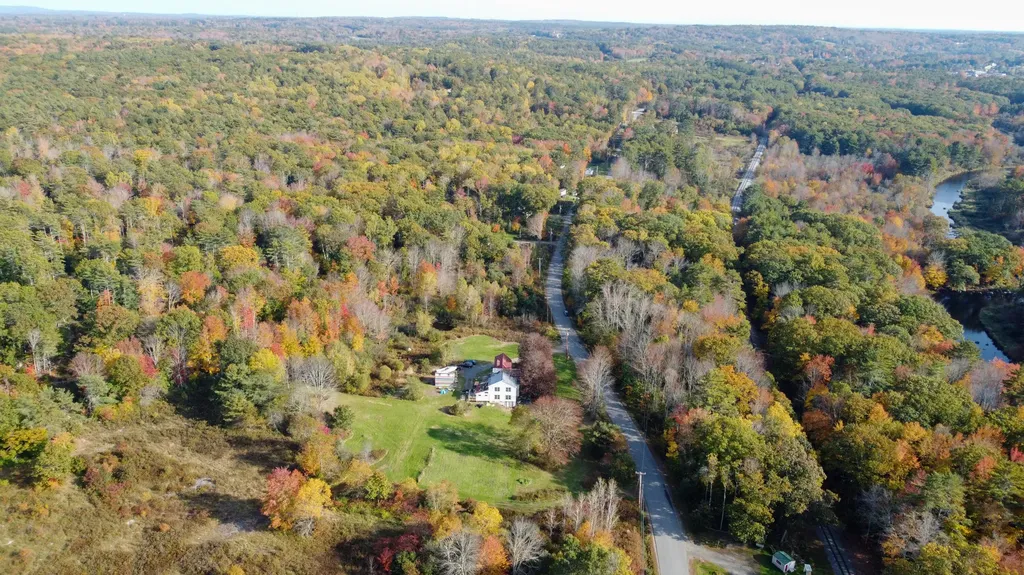 815 Depot Street Waldoboro ME 04572
